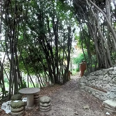 Secret Villa's Garden Quarto em Acomodações Particulares