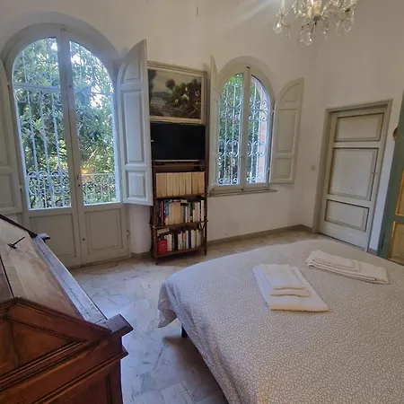 Secret Villa's Garden Quarto em Acomodações Particulares